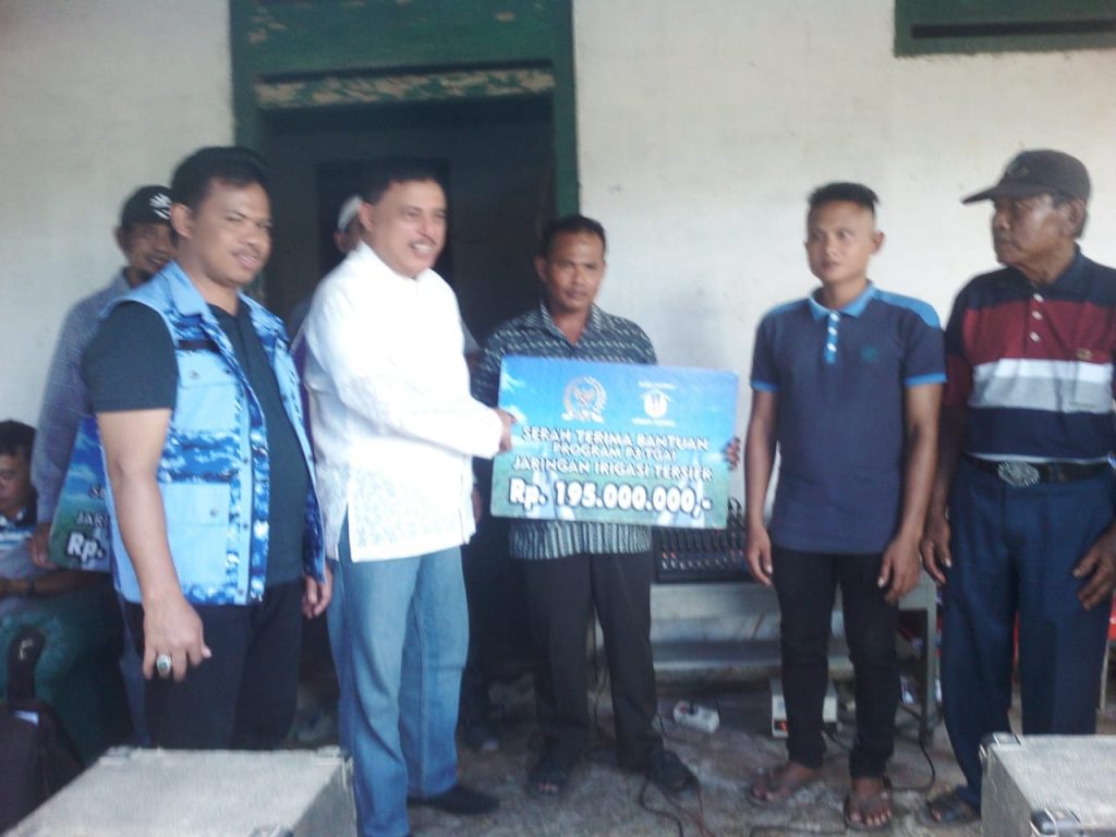 Umar Arsal Serahkan Bantuan Rp3,1 M untuk 16 Kelompok P3A Koltim