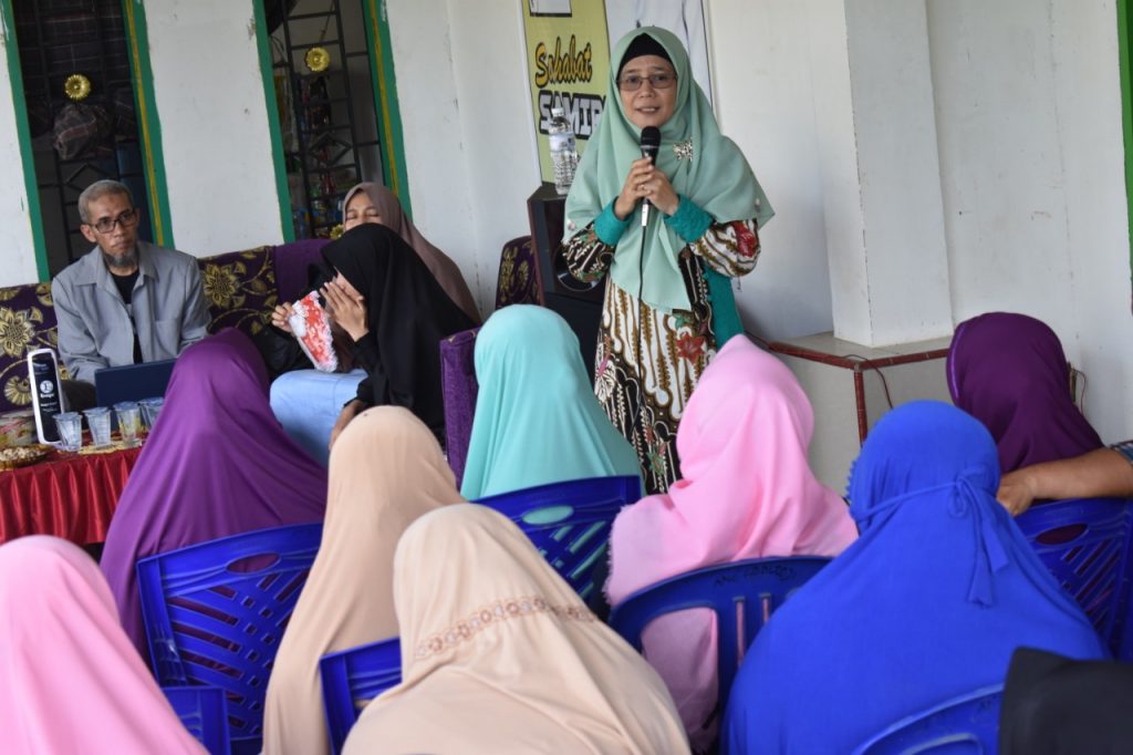GenPro Sultra Beri Pelatihan UMKM ke Ibu-Ibu Majelis Taklim di Onembute