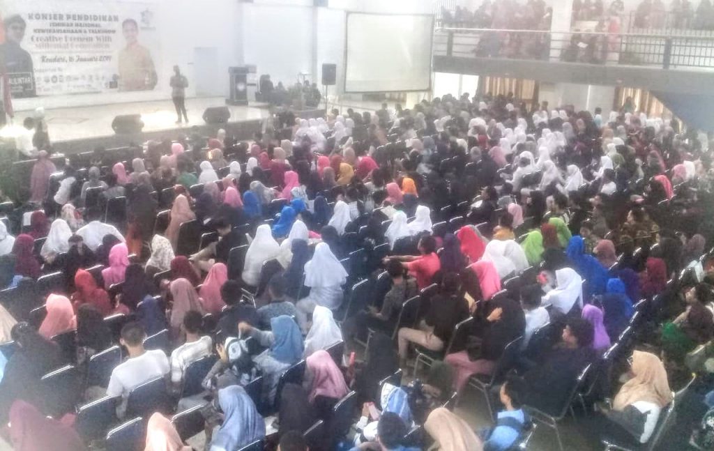 Youtuber Nasional Ini Jadi Pemateri Kewirausahaan di Poltekkes Kendari