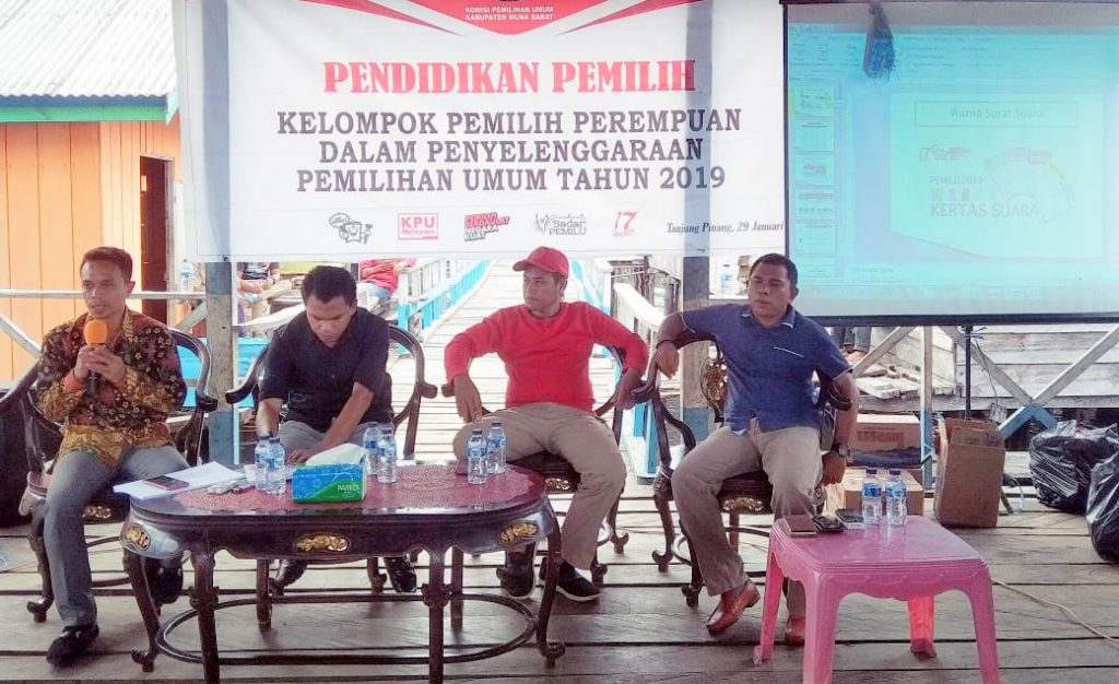 KPUD Mubar Sasar Pemilih Perempuan di Desa Tanjung Pinang