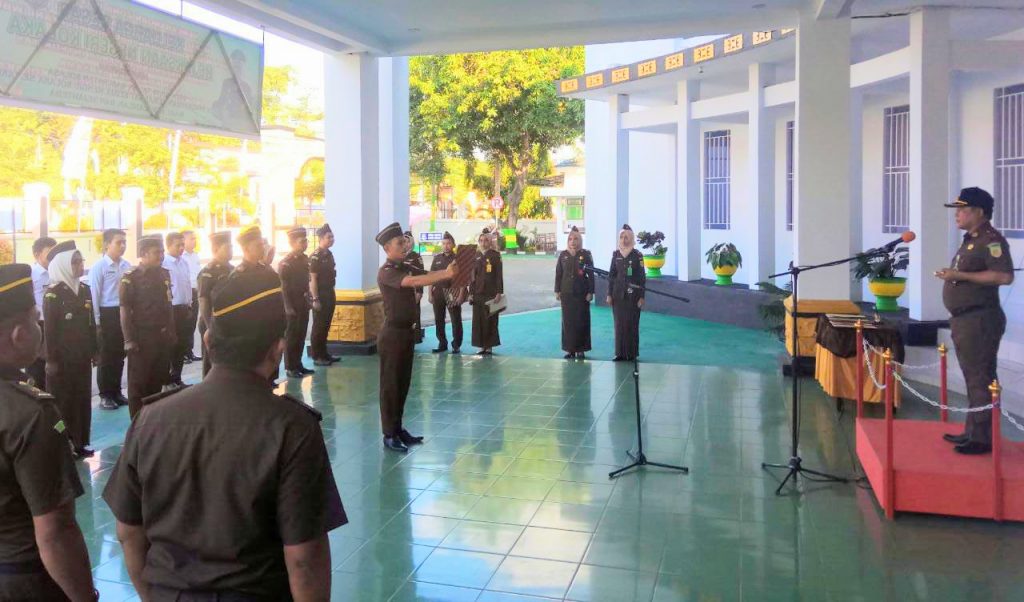 Staf dan Pegawai Kejari Kolaka Teken Pakta Integritas Pencegahan Korupsi