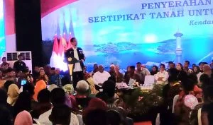 Jokowi Serahkan 2010 Sertifikat Tanah Masyarakat Sultra
