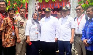 Ali Mazi Kunjungi TPS Unik di Kendari Barat