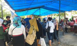 Warga Puuwatu Padati Pasar  Murah Ramadhan