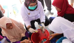 Wabup Wakatobi Kagumi Pengelolaan Sampah yang Dilakukan AKKP