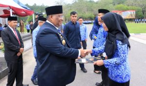 Ali Mazi Harap 123 CPNS yang Terima SK Bekerja Dengan Baik