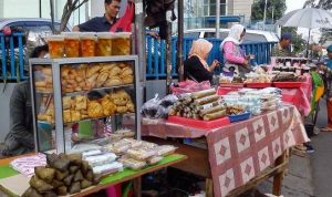 Kasat Pol PP Kendari Imbau PKL Dadakan Jaga Kebersihan Lingkungan