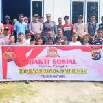 Jelang HUT Bhayangkara, Polsek Katobu Gelar Baksos di Masjid Nurul Jihad