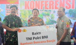 Kapolri dan Panglima TNI Tinjau Lokasi Banjir di Sultra