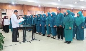 Kukuhkan Tim PKK, Sulkarnain Harap Dapat Bersinergi Pemkot Kendari