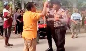 Waduh, Adik Bupati Wakatobi Nyaris Lukai Pendemo dengan Samurai