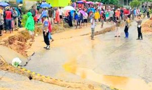 Jalan Sampara Amblas, Distribusi Air Bersih PDAM di Kendari Terganggu