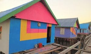 Pemda Konsel Jadikan Desa Langgapulu sebagai Kampung Pelangi