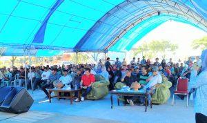 Rusman Emba Sumbang Rp25 Juta untuk TKBM Pelabuhan Nusantara Raha