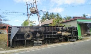 Akibat Tiang Listrik Ditabrak Truk, Listrik di Area Wangsel Padam Total