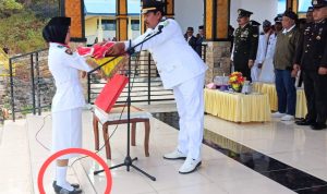 Sepatu Paskibra di Binongko Direkat Lakban Sita Perhatian Warganet