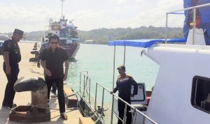 Tinjau Bangkai KM Izhar yang Terbakar, Ridwan Bae Sampaikan Hal Ini