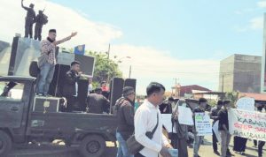 84 Km Jalan Kabaena Rusak, Pemuda dan Mahasiswa Demo Bupati Bombana