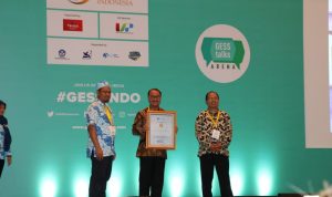 Surunuddin Raih Penghargaan IGI