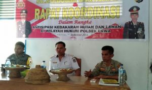 Polsek Lawa Gandeng Camat Sosialisasikan Bahaya Kebakaran Hutan