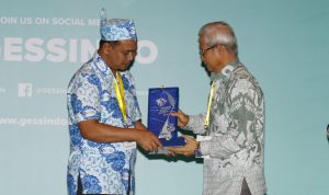 Lukman Abunawas Raih Penghargaan Anugrah Pendidikan Indonesia