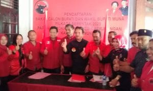 Ribuan Simpatisan Kawal Rusman Emba Daftar di PDIP Muna