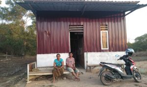 Warga Kecamatan Lantari Jaya Peroleh Bantuan Rumah Dari Pemkab Bombana