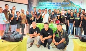 Pemandu Wisata di Labuan Bajo NTT Dilatih Cerdas Agar Kompeten Melayani Wisatawan