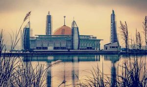 Masjid Al Alam Kendari Jadi Destinasi Wisata Religi