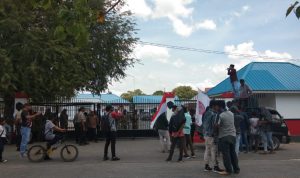Tolak IUP PT. DAP, Massa Aksi Kembali Kunjungi Kantor Bupati Buteng