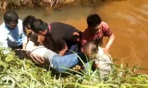 Video: Mayat Wanita Ditemukan di Parit Perkebunan Sawit dengan 10 Luka Tusuk