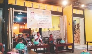 Reses Perdana, Rajab Jinik Tampung Keluhan Warga Depan Kampus UHO