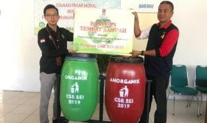 BEI Serahkan Bantuan 25 Buah Tong Sampah Ke DLHK K