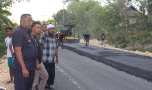 Bupati Buteng Tinjau Pengaspalan Jalan di Lolibu, Masyarakat Beri Apresiasi