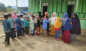 Hari Ibu 2019, Para Istri di DPRD Konut dari Fraksi PAN Kunjungan ke Pesantren