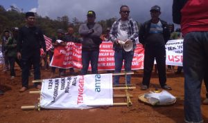 Masyarakat Blokade Blok Tapunopaka Milik PT Antam