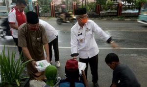 BLK Kendari Bagikan Paket Makanan ke Warga Terdampak Covid-19