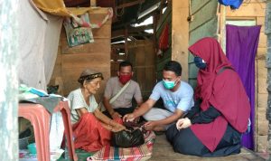 Cegah Penyebaran Covid-19, GANN DPC Mubar Bersama KSK Bagikan Masker dan Sembako Gratis Kepada Masyarakat