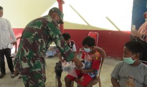 Andi Sumangerukka Berikan Bantuan Alat Tulis Kepada Korban Banjir di Kolaka Utara