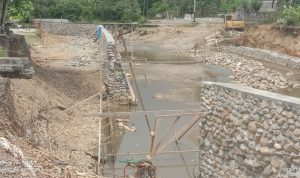 Pembangunan Tanggul di Desa Pancado Dihadang Seorang Warga, Masyarakat Geram