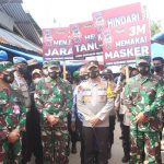 Tingkatkan Kesadaran Masyarakat Tentang Prokes, TNI-Polri Bagikan 5.200 Masker Gratis di Kendari