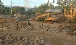 Pembangunan Tanggul Desa Pencado, PT DSM Kerja Asal Jadi