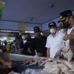 Bupati Konut Lakukan Operasi Pasar dan Memantau Protokol Covid di Pasar Tinobu