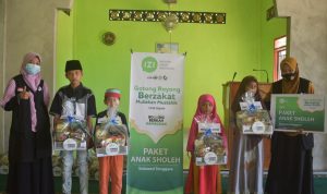 Bahagiakan Anak Yatim dan Dhuafa Melalui Program Paket Anak Sholeh