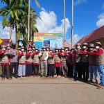 Tekan Penyebaran Covid-19, Satgas Desa Puuwanggudu Bagikan Alkes Kepada Masyarakat