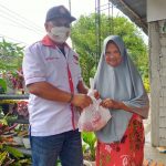 Gerindra dan ASR Kolut Salurkan Daging Kurban ke Masyarakat