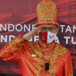 Upacara Daring Bersama Presiden, Wali Kota Kendari Gunakan Pakaian Adat Tolaki
