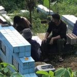 Sambangi TPU Punggolaka, ASR Kendari Beri Insentif ke Penggali Makam