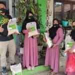 Kader Posyandu di Kendari Caddi Dapat Bantauan Sembako dari Relawan ASR