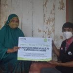 IZI Sultra Beri Bantuan Modal Usaha kepada Para Pelaku UMKM Mualaf